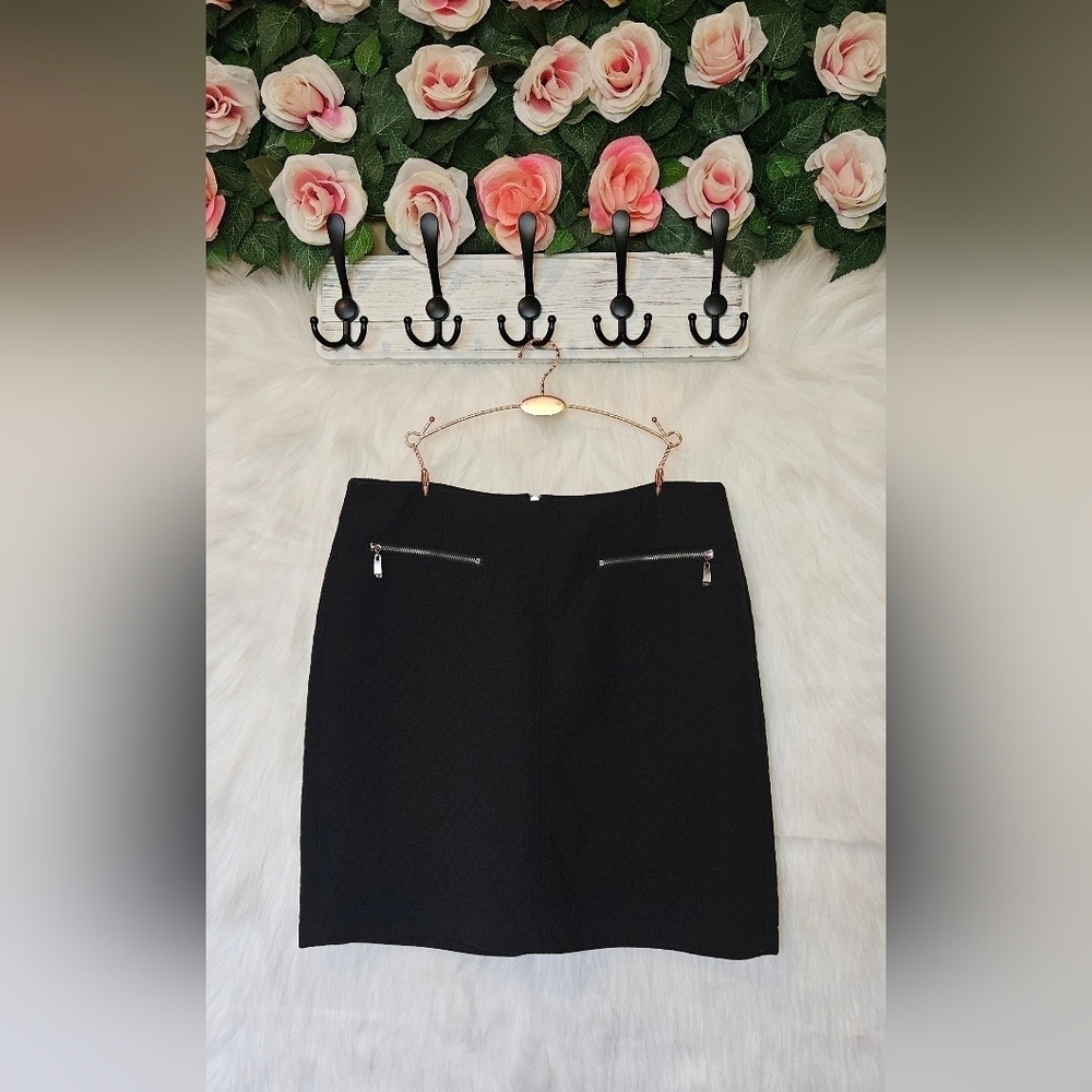 Laundry by Shelli Segal Quilted Obsidian Zip Mini Skirt